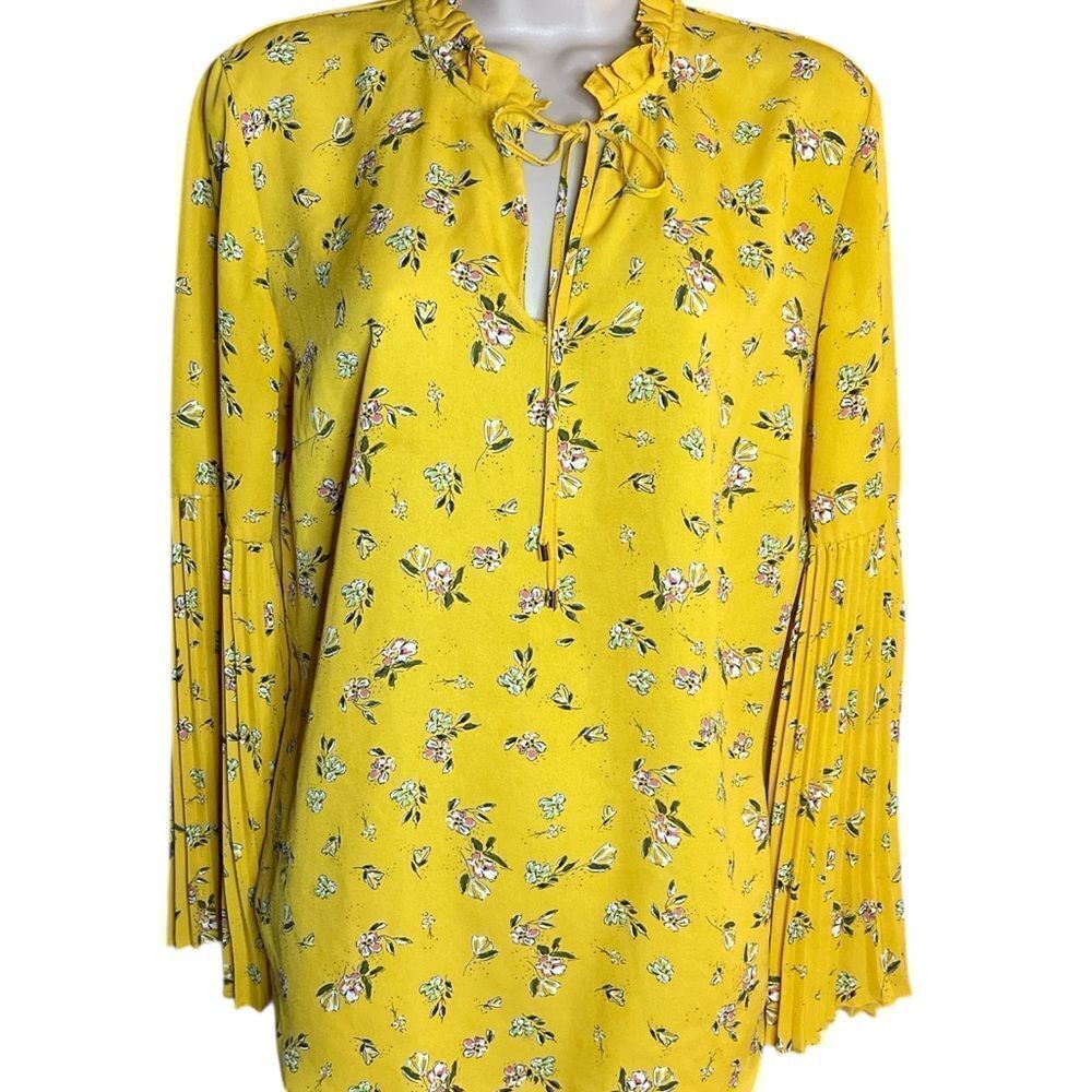 Ralph Lauren beautiful Yellow Floral Blouse press Sleeve v-neck, ruffle neck